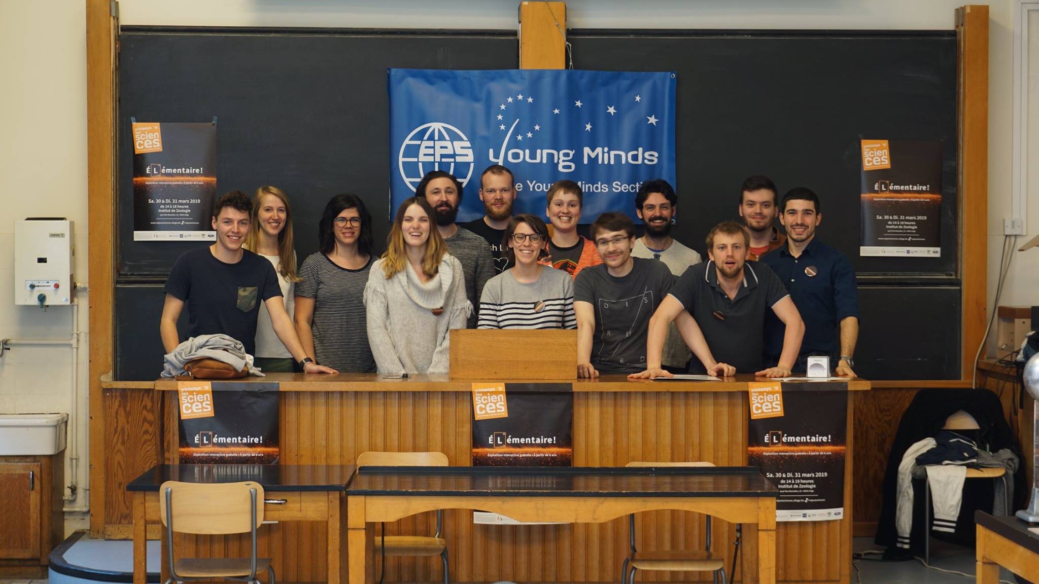 Photo d'ensemble de l'équipe au Printemps des Sciences 2019